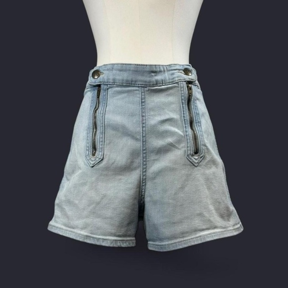 Vintage Lee Light Wash Denim High Waist Jean Shorts Womens 8 Waist 29"